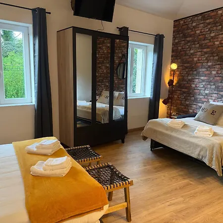 Les Loges De Bacchus Le Petit Loft Lägenhet *